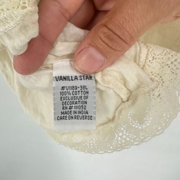 Vanilla Star Bohemian split Button Front Embroidered top Gauzy Small sleeveless - Picture 6 of 9